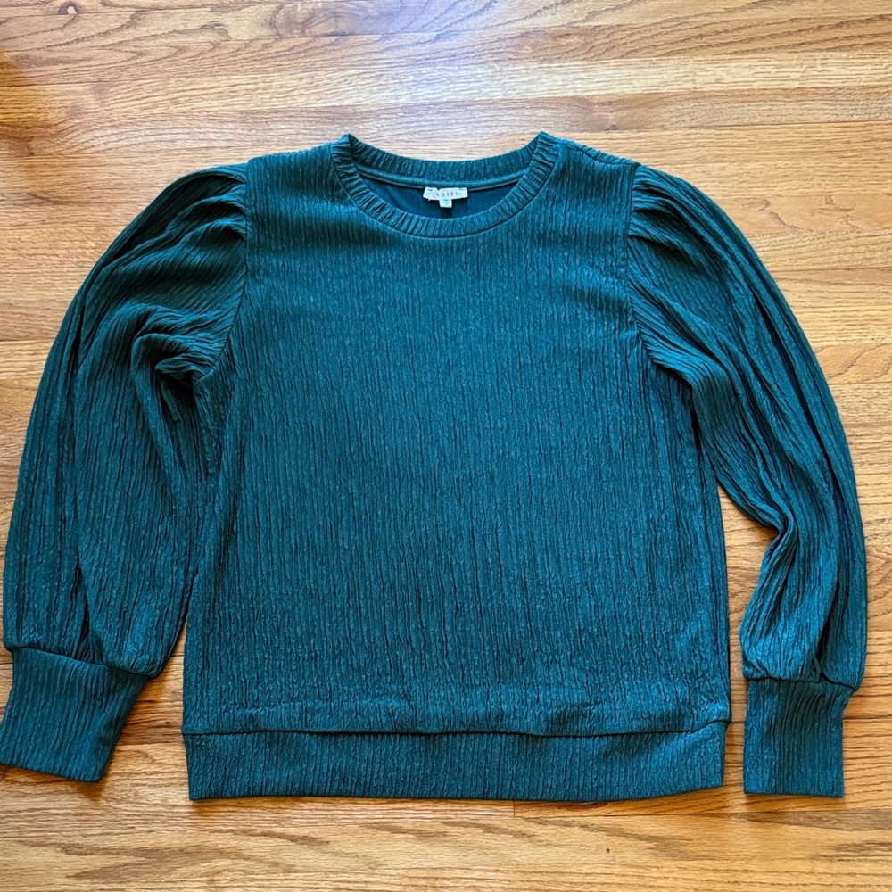 JODIFL Green Crew Neck Top with Puff Sleeves